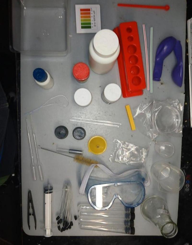 Scheikunde Experimenten Set - Compleet met Boek, Ophalen of Verzenden, Zo goed als nieuw, Kunst en Creatief