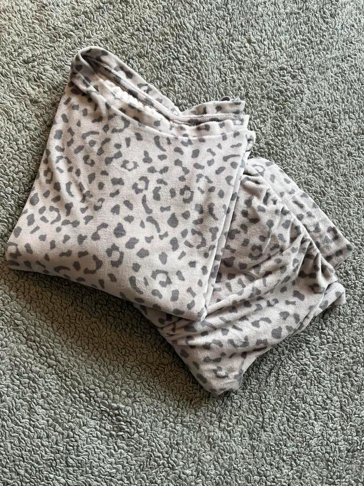 Panterprint pyjama, Kleding | Dames, Pyjama's, Zo goed als nieuw, Maat 36 (S), Ophalen of Verzenden