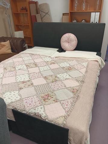  Eastborn Sand boxspring met draadloze verstelbare bedbodem. beschikbaar voor biedingen