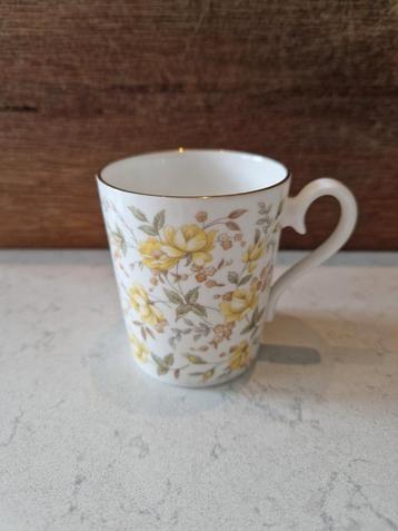 Royal Albert Rose Chintz Series, Yellow Ribbon beschikbaar voor biedingen