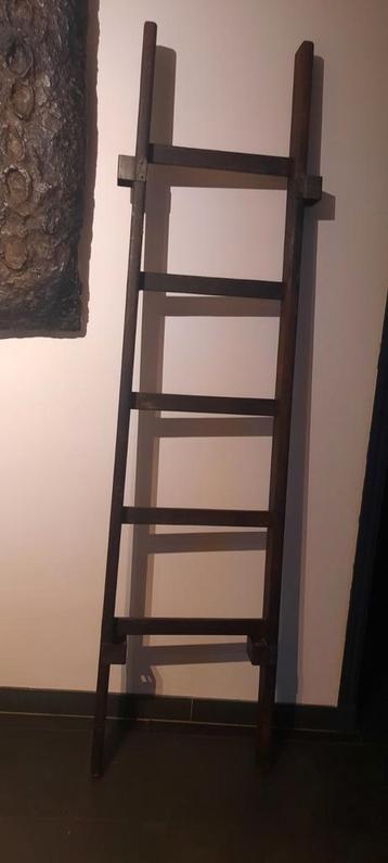 Industriele Decoratie Trap beschikbaar voor biedingen