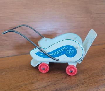 Vintage kleine blikken speelgoed kinderwagen / wandelwagen beschikbaar voor biedingen