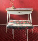 Vintage kaptafeltje met bijpassend krukje, Huis en Inrichting, Ophalen of Verzenden, Hout