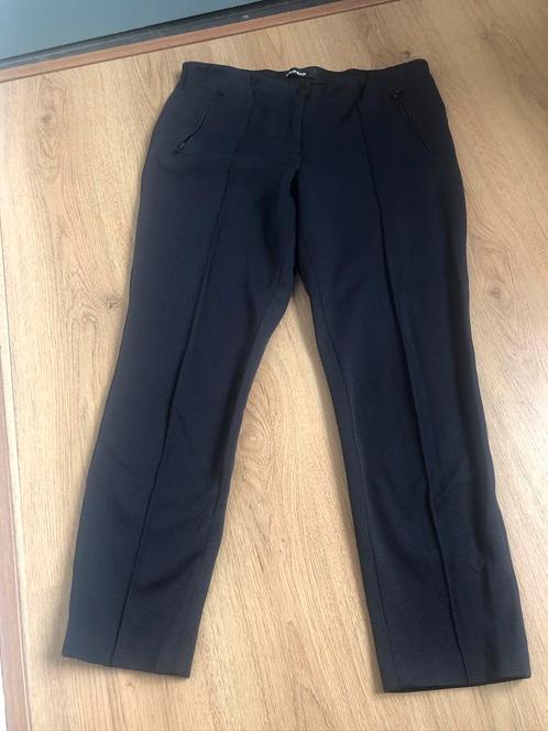 Cambio aansluitende broek donkerblauw 42, Kleding | Dames, Broeken en Pantalons, Zo goed als nieuw, Maat 42/44 (L), Blauw, Lang