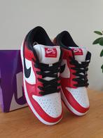 Nike SB dunk low Chicago Pro J-Pack 42.5, Wit, Nieuw, Ophalen of Verzenden, Sneakers of Gympen