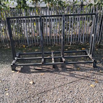 Glas bak  beschikbaar voor biedingen