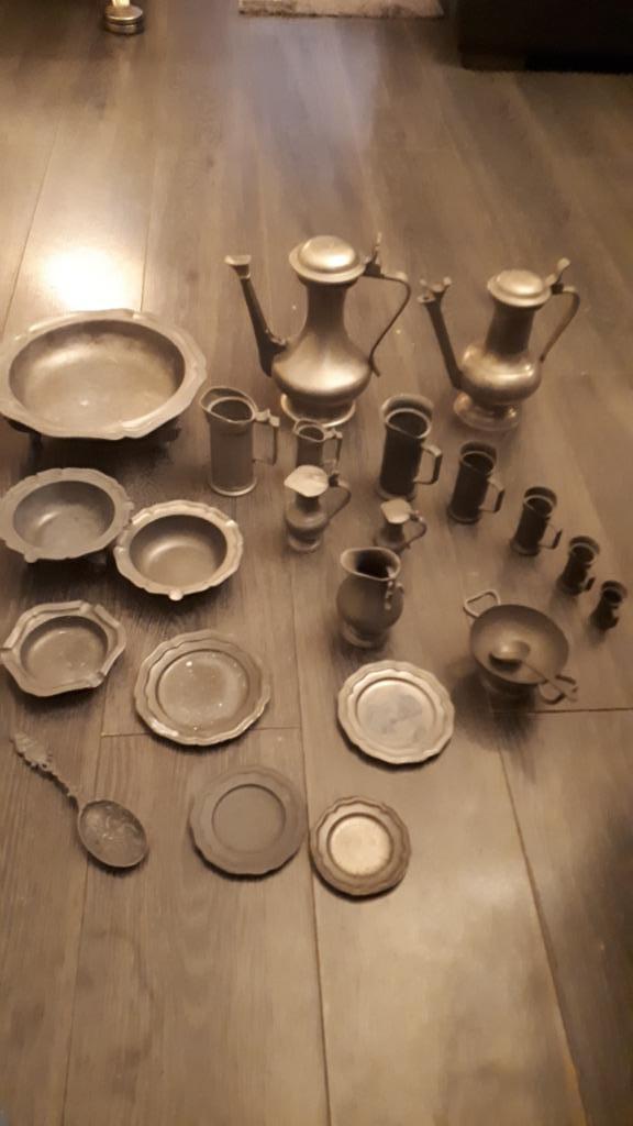 partij 9 kilo aan tin alles gemerkt kannen schalen bekers ed, Antiek en Kunst, Antiek | Tin, Ophalen