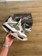 Jordan 4 military black, Ophalen of Verzenden, Zo goed als nieuw, Wit