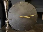 Richmond Interiors Klok Bilal Zwart met Goud, Huis en Inrichting, Woonaccessoires | Klokken, Ophalen, Zo goed als nieuw, Analoog