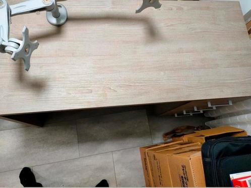 Bureau met beeldscherm beugel voor 2 schermen, Huis en Inrichting, Bureaus, Zo goed als nieuw, Bureau, In hoogte verstelbaar, Ophalen of Verzenden
