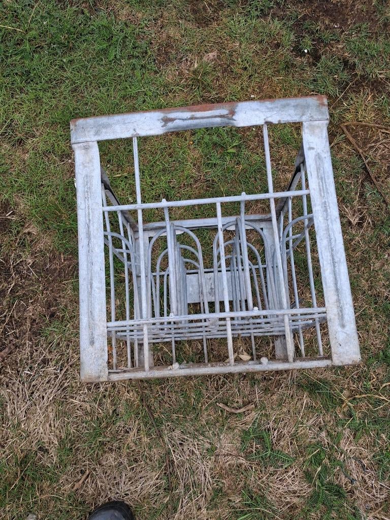 Oude stalen melkkrat - VECOMI Wageningen, Antiek en Kunst, Ophalen