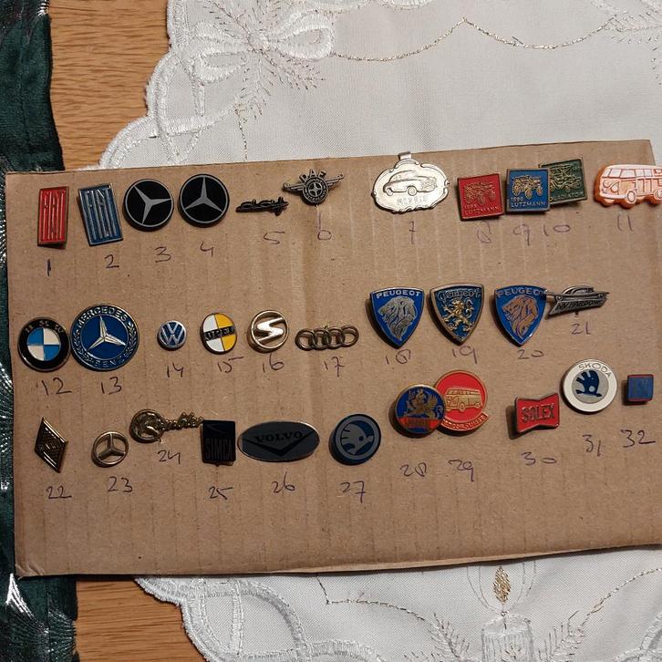 speldjes jaren 60 , automerken, Verzamelen, Speldjes, Pins en Buttons, Gebruikt, Speldje of Pin, Merk, Ophalen of Verzenden