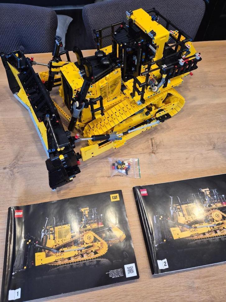 Lego technic CAT D11 42131, Kinderen en Baby's, Speelgoed | Duplo en Lego, Zo goed als nieuw, Lego, Complete set, Ophalen