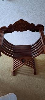 Savonarola Stoel / Schaakstoel, Ophalen