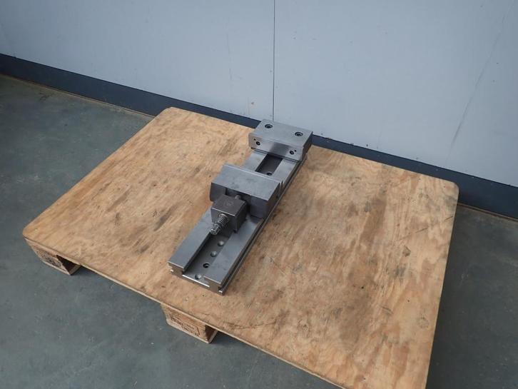 Zware T.E.K. Machineklem 200 x 355mm , Machine vise TEK, Doe-het-zelf en Verbouw, Draaibanken, Zo goed als nieuw, Freesbank, Ophalen of Verzenden