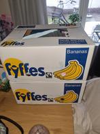 2 dozen vol met kleding, Ophalen, Zo goed als nieuw