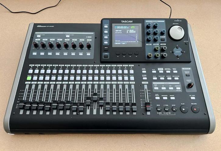 Z.g.a.n. Tascam DP-24SD mobiele recorder + fabrieksgarantie, Muziek en Instrumenten, Mengpanelen, Zo goed als nieuw, 20 kanalen of meer