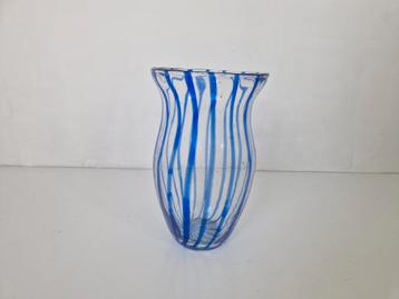Italiaanse handgemaakte vaas blauw. beschikbaar voor biedingen