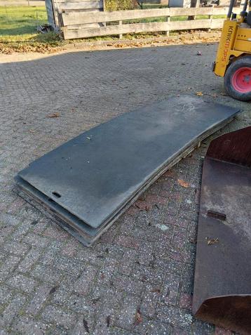 8 Kunststof Rijplaten 3x1 meter beschikbaar voor biedingen