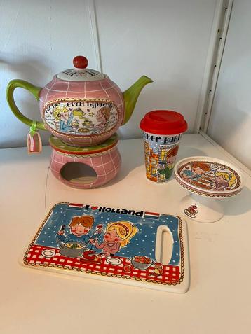 Blond pakket, theepot, koffiebeker, snijplank etc beschikbaar voor biedingen