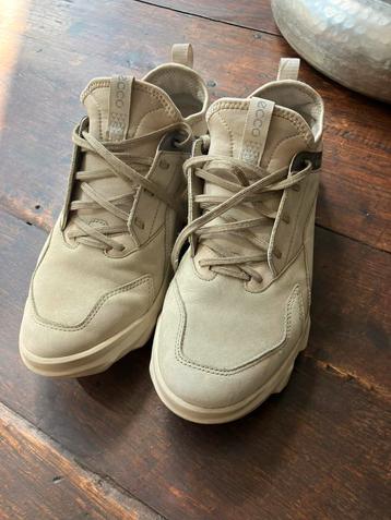 Weinig gedragen sneakers Ecco 41 beschikbaar voor biedingen