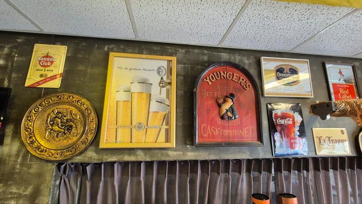 Mancave decoratie: bier spiegels en emaille borden, Verzamelen, Biermerken, Ophalen