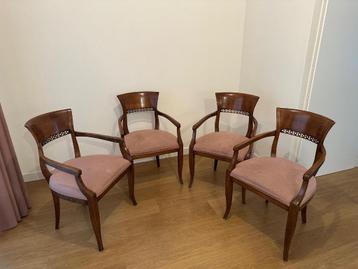 4 stoelen met armleuning gratis op te halen! beschikbaar voor biedingen