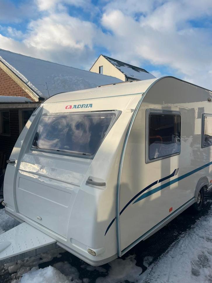Adria Adora 532 UK 6 Persons met stapel bedden en Tent 2009, Caravans en Kamperen, Caravans, Bedrijf, tot en met 6, 1000 - 1250 kg