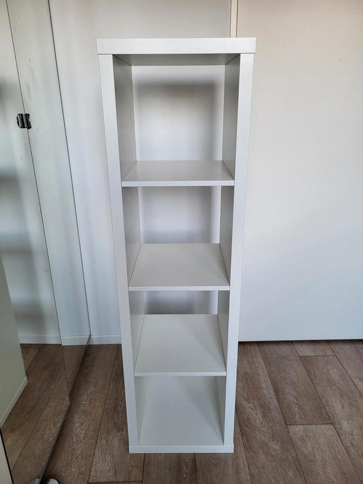 Witte Ikea Kallax kast 4 vakken (zo goed als nieuw), Huis en Inrichting, Kasten | Boekenkasten, Zo goed als nieuw, Minder dan 50 cm