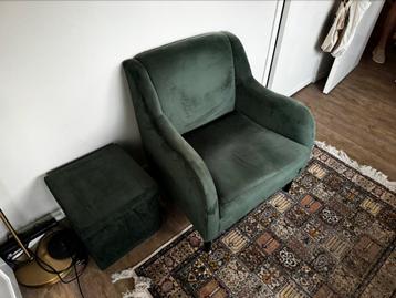 Fauteuil met bijzettafel in mos velours beschikbaar voor biedingen