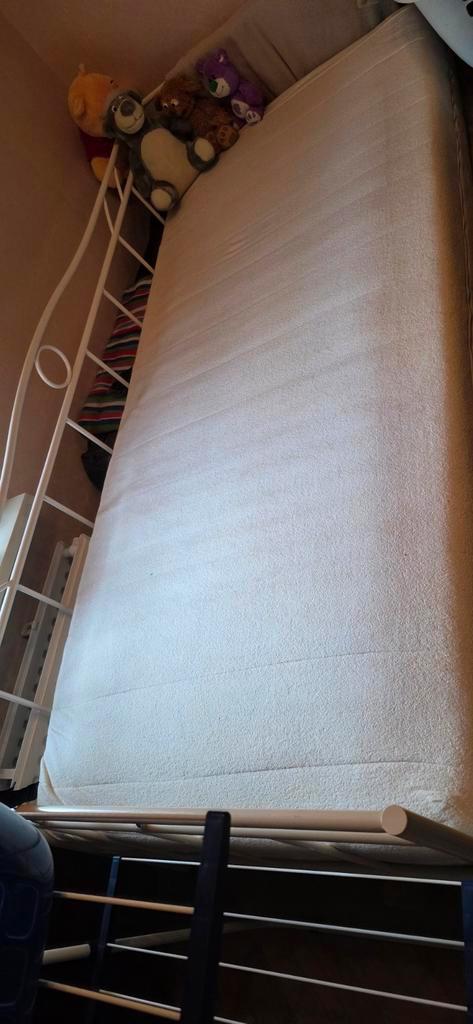 Eenpersoonsbed met matras, Huis en Inrichting, Slaapkamer | Bedden, Gebruikt, Eenpersoons, 90 cm, 200 cm, Metaal, Wit, Ophalen