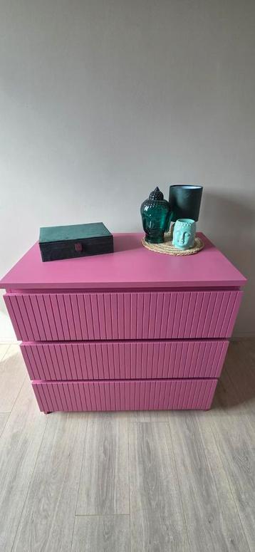 Leuke roze ladekast