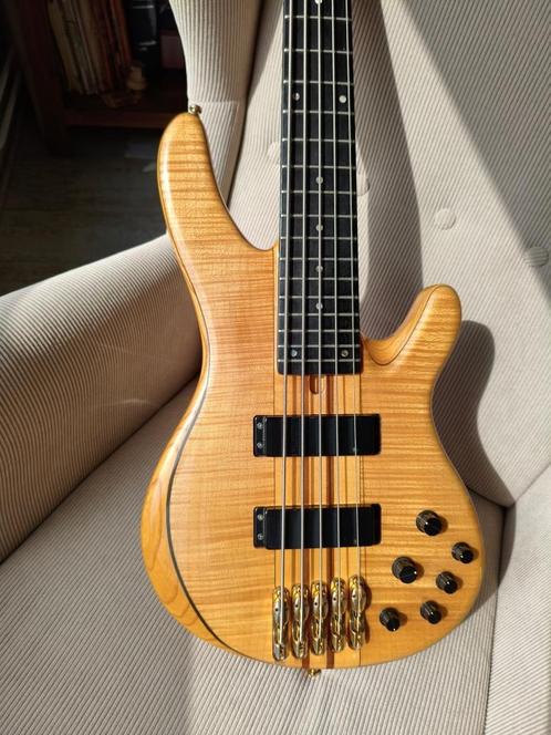 Yamaha TRB5P2 ohsc, Muziek en Instrumenten, Snaarinstrumenten | Gitaren | Bas, Gebruikt, Elektrisch, 5-snarig, Ophalen of Verzenden