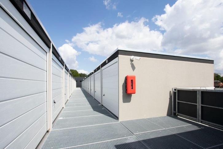 Garagebox in Weert TeHuur | 15m2 | Ideale opslag, Huizen en Kamers, Garages en Parkeerplaatsen, Limburg