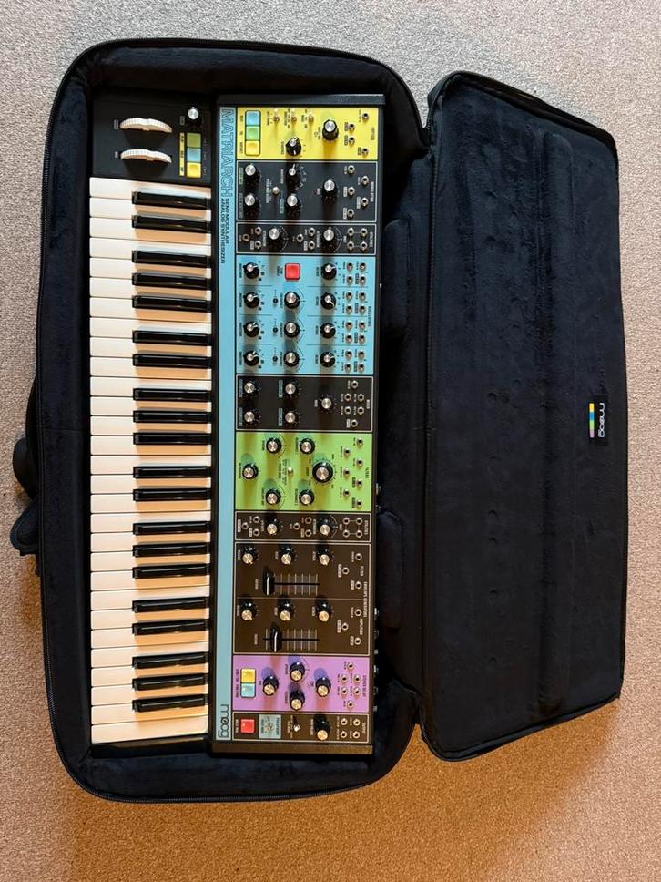 Moog Matriarch + Moog SR Soft Case + extra’s, Muziek en Instrumenten, Synthesizers, Zo goed als nieuw, Overige aantallen, Overige merken