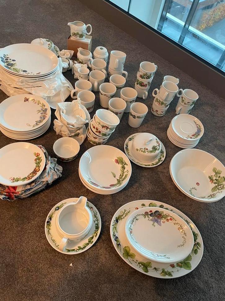 Compleet Marjolein Bastin Wedgwood Servies, Huis en Inrichting, Keuken | Servies, Zo goed als nieuw, Compleet servies, Wedgwood