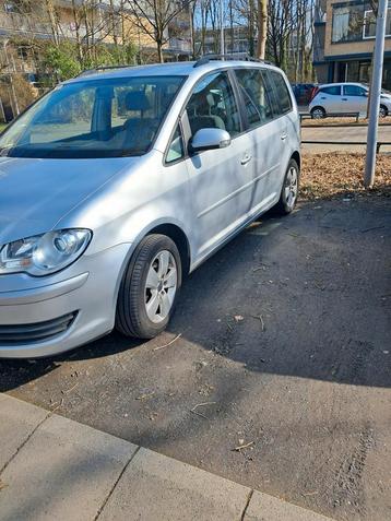 Volkswagen Touran 1.6 75KW 2008 Grijs beschikbaar voor biedingen