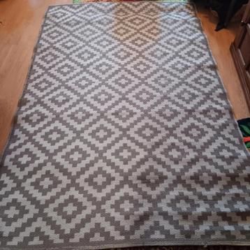 Buitenkleed 180x270 beschikbaar voor biedingen
