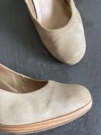 i335 Gabor maat 4,5=37,5 leren pumps schoenen hak beige leer, Kleding | Dames, Schoenen, Beige, Gabor, Ophalen of Verzenden, Zo goed als nieuw
