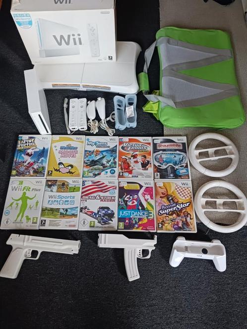 Uitgebreid Nintendo wii pakket met 10 spellen € 100, Spelcomputers en Games, Spelcomputers | Nintendo Wii, Gebruikt, Met 2 controllers