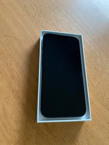 Apple Iphone 13 Midnight 128 GB krasvrij beschikbaar voor biedingen