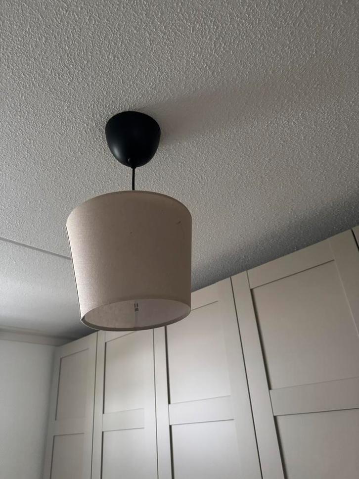 Twee landelijke hanglampen – zwart met beige kap –, Huis en Inrichting, Lampen | Plafondlampen, Zo goed als nieuw, Ophalen