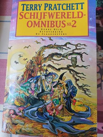 Terry Pratchett Schijfwereld-Omnibus deel 2. beschikbaar voor biedingen