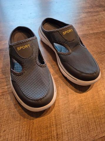 Heren huisschoenen soft zool 42 beschikbaar voor biedingen