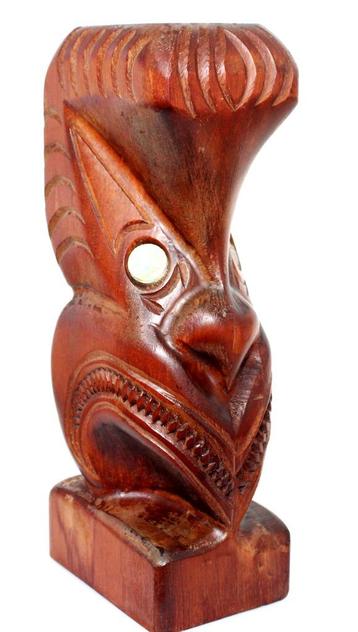 Prachtige Houten Maori Hei Tike Beeld NZ Rotorua beschikbaar voor biedingen