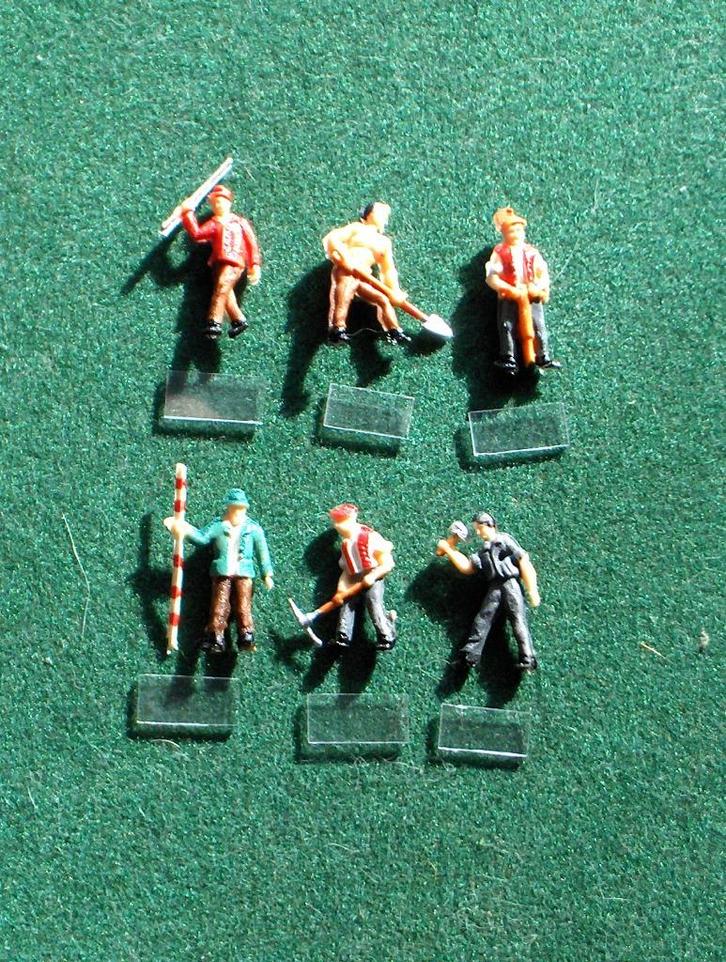 Vintage 70er jaren setje wegenbouw / bouwvakkers VERO DDR, Hobby en Vrije tijd, Modeltreinen | H0, Nieuw, Gelijkstroom of Wisselstroom