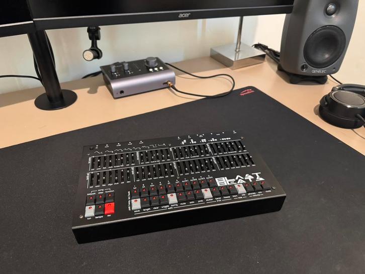 Twisted Electrons BlastBeats, Muziek en Instrumenten, Synthesizers, Zo goed als nieuw, Overige aantallen, Overige merken, Met midi-aansluiting