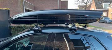 THULE 820 SKIBOX DAKKOFFER Glossy Black beschikbaar voor biedingen