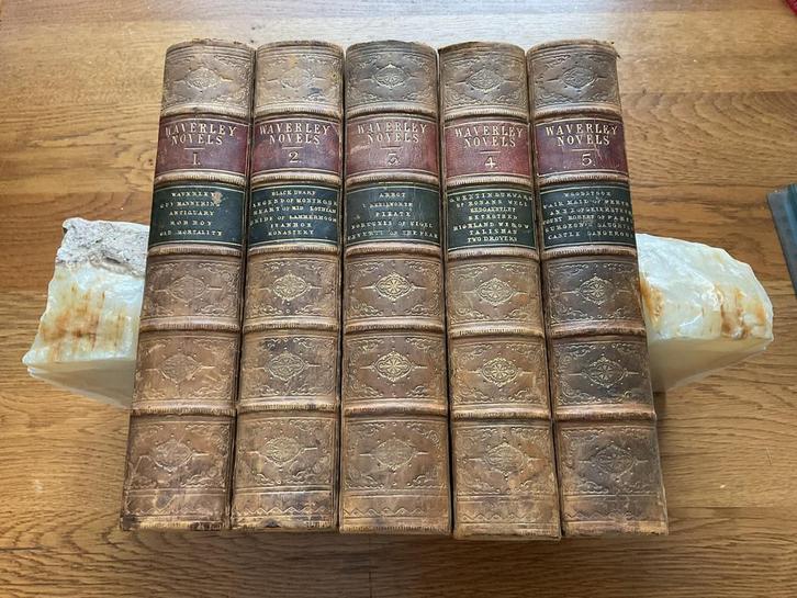 5 X Waverley Novels by Sir Walter Scott, Antiek en Kunst, Antiek | Boeken en Bijbels, Ophalen of Verzenden