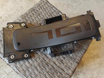 Husqvarna Vitpilen 701 Undertray 21008019033 (met gat) beschikbaar voor biedingen